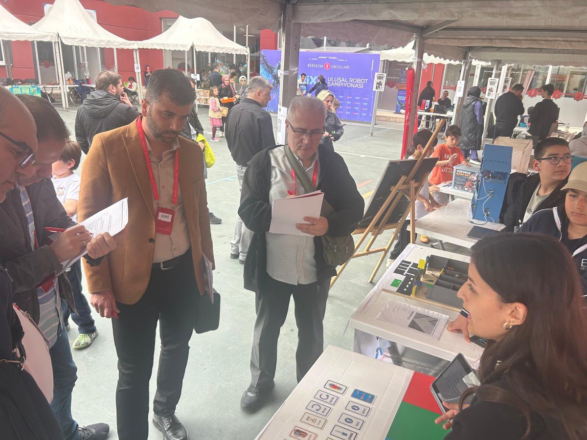 YesilkoyAL's tweet photo. Öğrencimiz Başak Karacan, katıldığı Brixa Robot Yarışmasında Serbest Kategori'de büyük bir başarıya imza atarak İKİNCİ oldu🥈
Erken yaşta analitik düşünmeyi destekleyen ve jüriden tam not alan bu projeyi üreten öğrencimiz Başak Karacan’ı tebrik ederiz
@MucahitYentur 
@karzuoglu https://t.co/MyrD57jgbc