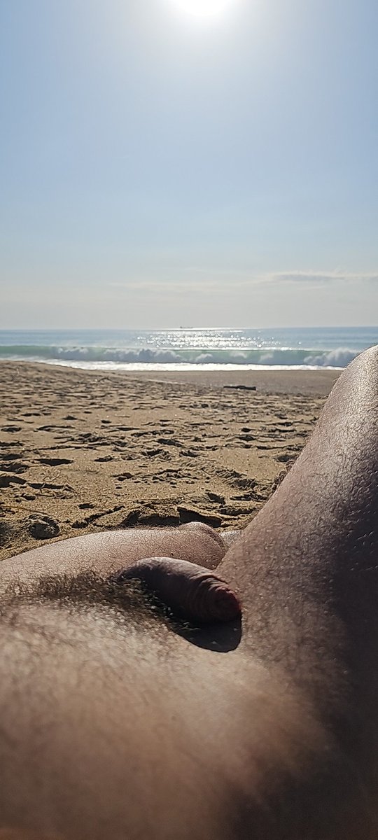 ricooolaa's tweet photo. quoi de mieux pour fêter son anniversaire que du soleil et des vagues https://t.co/DHrXA2USfd