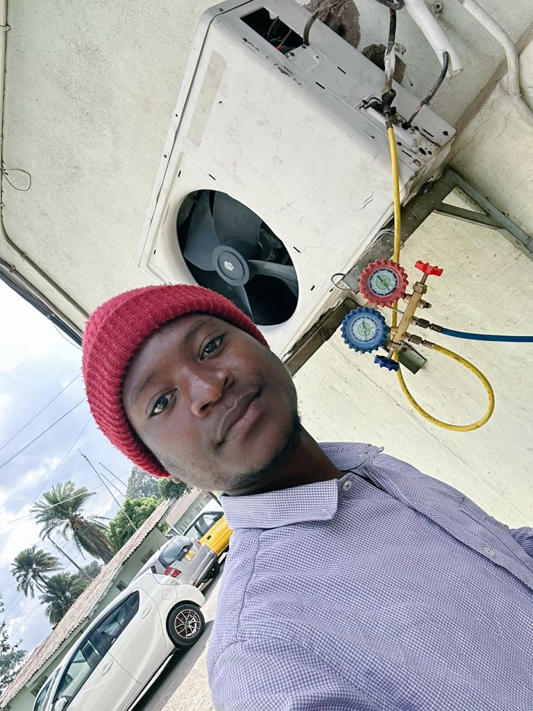 CeeGeemw's tweet photo. Apa ndi pa Blantyre Escom Power house ,kujudula  Ac
Nanga ndingalime?? https://t.co/YoyyC3azuV