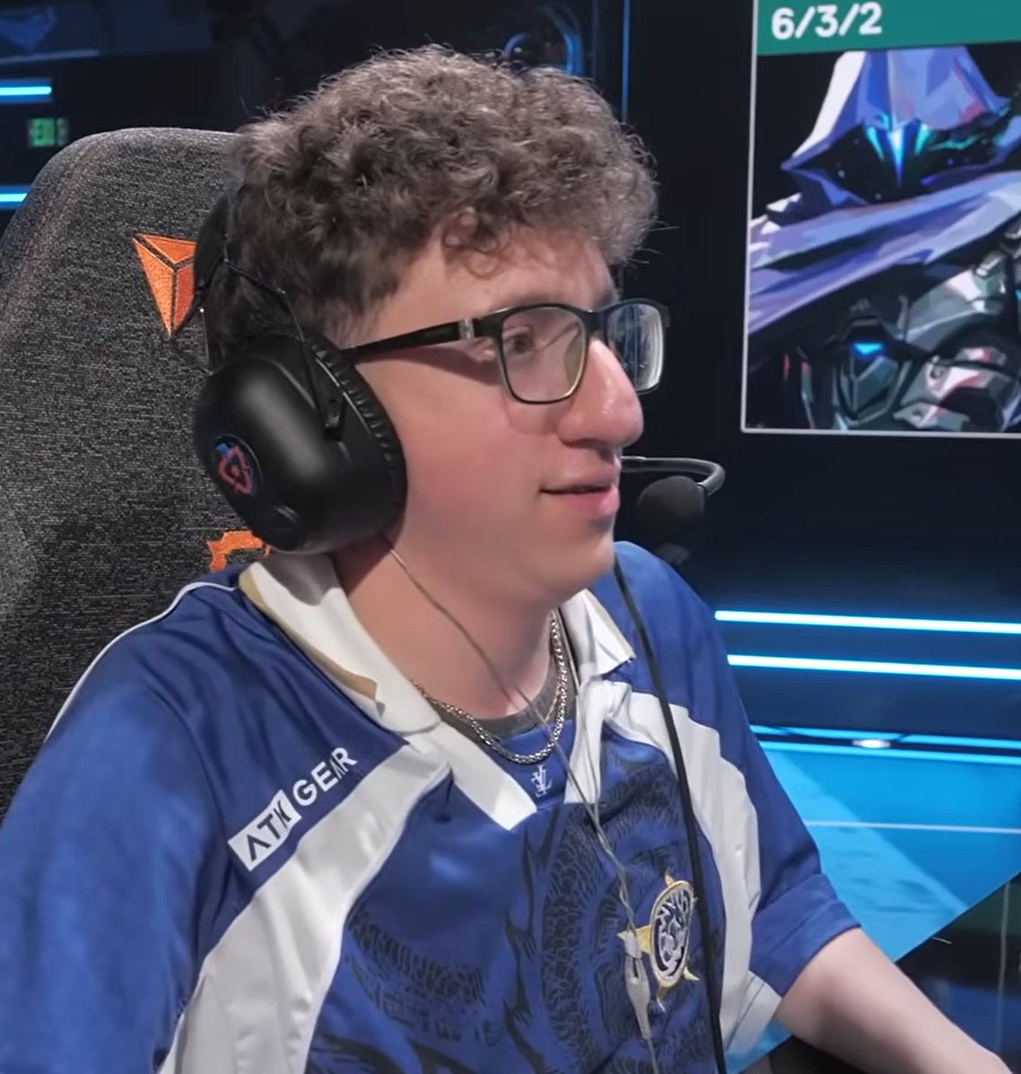 FaydeVLR's tweet photo. I think I've figured out why @neonnnval is so good at Valorant

Admin please check underneath his jersey there's a rat in there https://t.co/XopEK257aZ