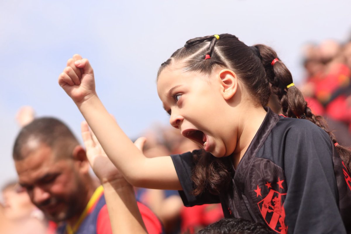 sportrecife's tweet photo. Agradecimento aos rubro-negros presentes no estádio 1º de Maio, neste domingo! Setor lotado e apoio durante os 90 minutos! Que torcida! Em especial, um abraço ao consulado @leoesdesampa pela mobilização grande, mais uma vez! Em São Paulo o Sport joga em casa! https://t.co/gm9ykEbcSn