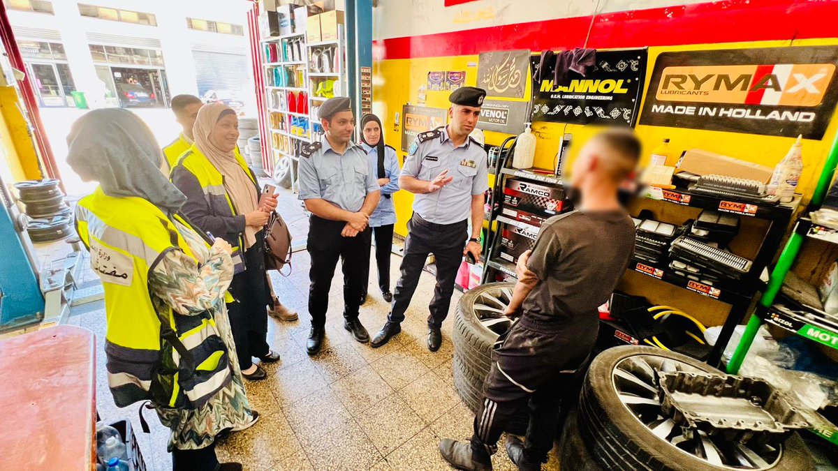 policegroups's tweet photo. الشرطة تشارك بفعاليات اليوم العالمي لمكافحة عمالة الأطفال في قلقيلية وسلفيت  https://t.co/uIv2j9Nrbd https://t.co/VnOMzejiym