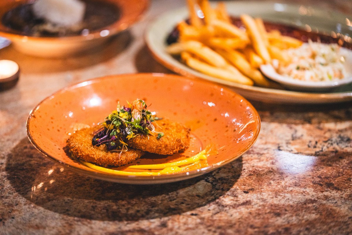 busboysandpoets's tweet photo. Join us for Eatonville Sunday Supper, a four-course dining experience celebrating Southern classics with a refined touch.
Sun, June 21 | 5 PM | Brookland
Advance tickets required.
https://t.co/LpzfAsBDfT https://t.co/WQdDMz1u5i
