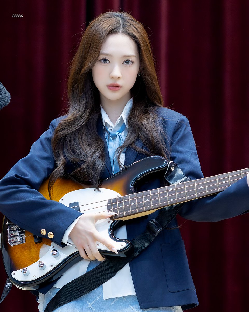SSSS6LOVE's tweet photo. 260614 🎸
#트리플에스 #tripleS #김수민 #Soomin https://t.co/85cg8Qs3RX