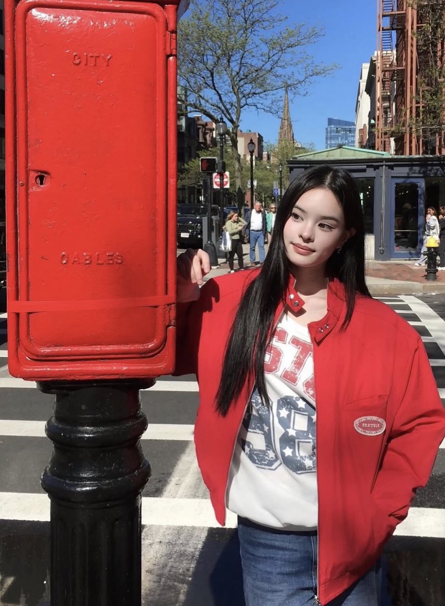 Nong4thsocute's tweet photo. ขับ Toyota และใส่เสื้อคู่ คือพี่ 👁️👄👁️🫵🏻 https://t.co/hiqbiSE0IE