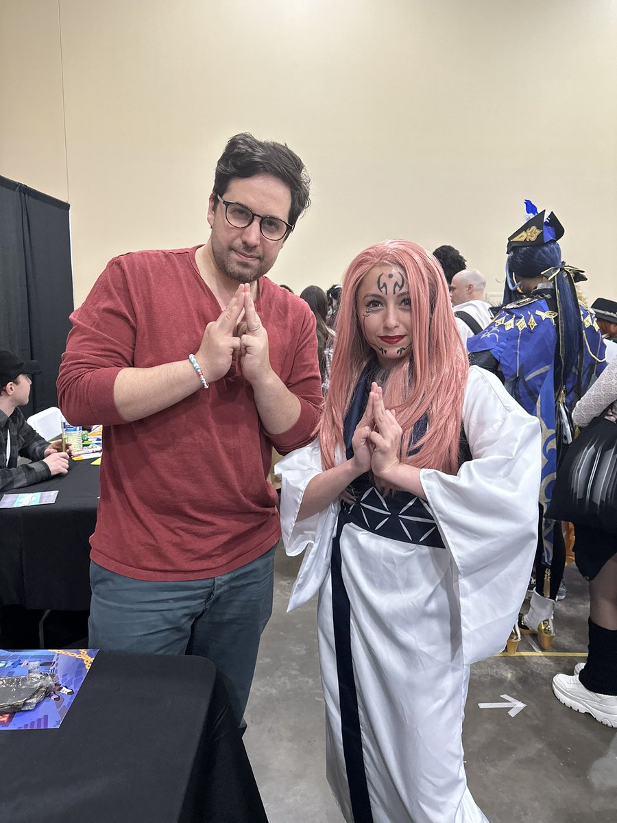ViaAmavi24's tweet photo. Thinking back on this cause with the resurfaced Project Hail Mary hype, I opened up my copy of the book and saw Ray’s signature. @RayChase thanks so much again for being so chill + still giving me ample time even tho I had 100 things for you to sign + an odd request. You rock ☺️ https://t.co/pTb1C4DkOQ