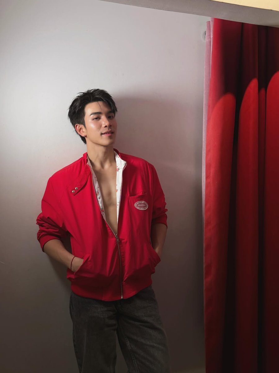 ForSupFourth's tweet photo. @tawattannn Need a ride?

2026-06-14
[Update IG] fourth.ig

@tawattannn 
#Fourthnattawat #โฟร์ทณัฐวรรธน์ https://t.co/uWGxPGHFHM