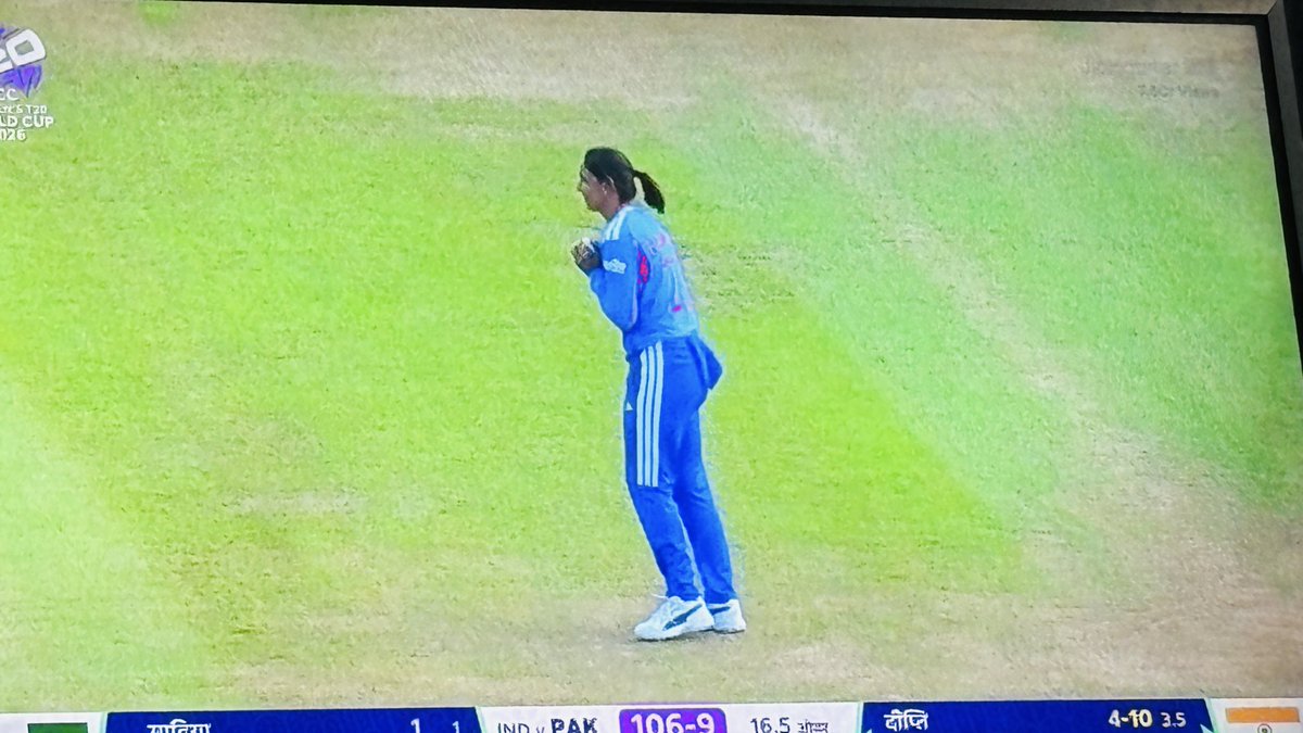 ravipandayvns's tweet photo. हाँ ये indian women cricket team है, जिसने अपनी उपस्थिति दुनिया में दर्ज करवा दी , पाकिस्तान को धूल चटा कर 
#women  #womencricket #indian https://t.co/HAOTI5kzjT