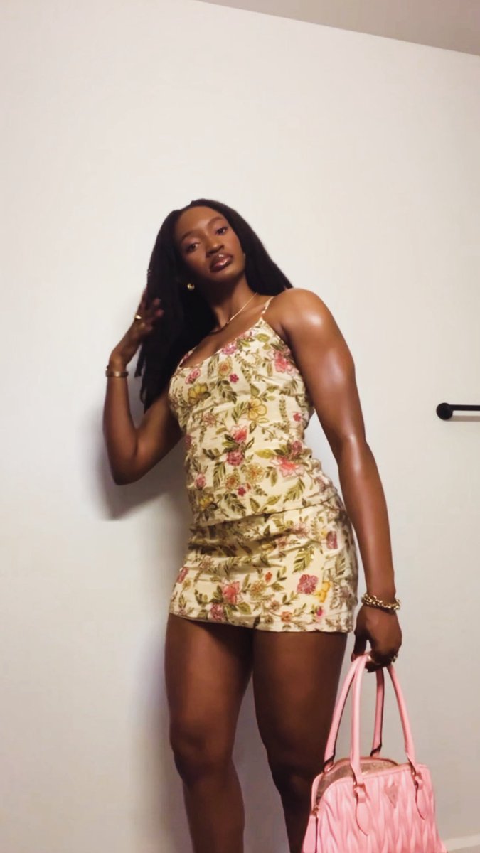 therealchilotam's tweet photo. Muscly and moisturized🥰 https://t.co/SivnQ3tOhO