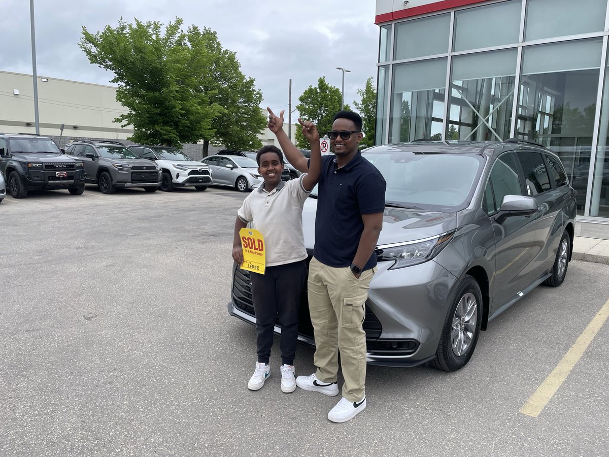 CarterTheCarGuy's tweet photo. Abdikadir and family have recently welcomed a new baby and now they have a new 2026 #toyota #sienna as well. Thank you 😊 and congrats 🎉 from #carterthecarguy at #mcphillipstoyota in #winnipeg📱204 390-0351 https://t.co/Gn5AHN5YMS