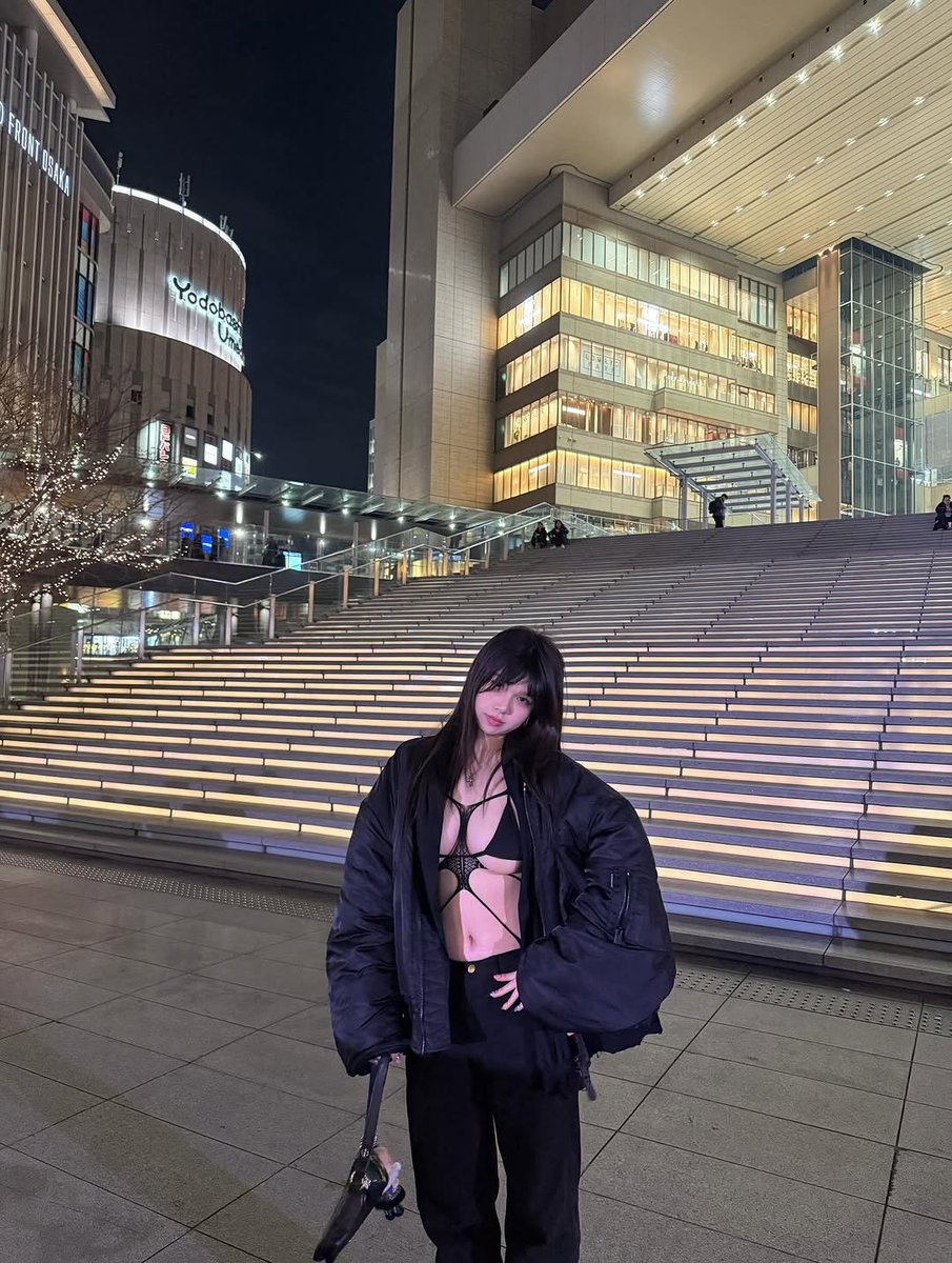 女疯子 tweet media