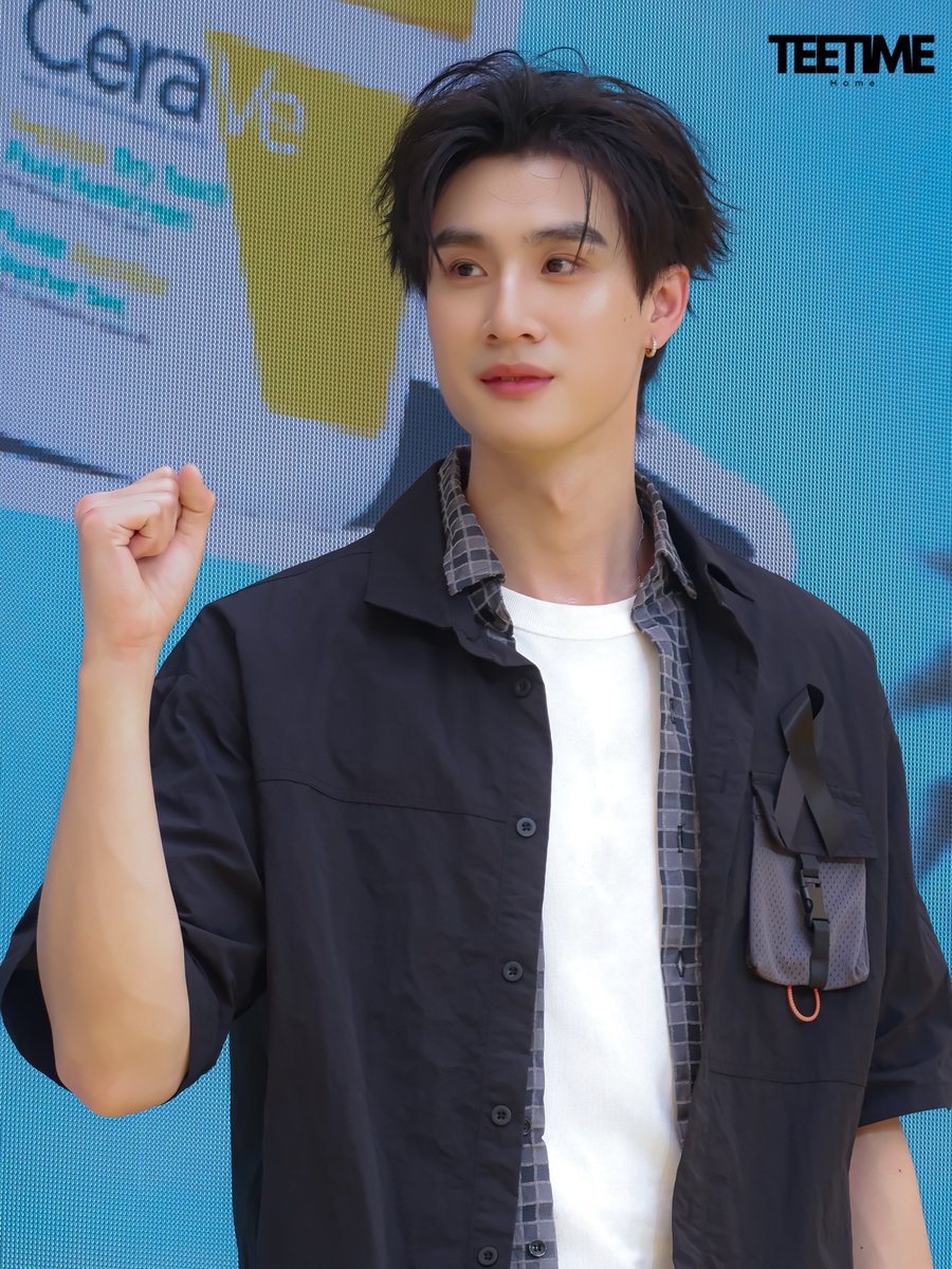 teevtp_home's tweet photo. งานเมื่อวานสนุกมาก
วันนี้เตรียมเข้ากองต่อ 
สู้ๆ นะคับ

#tee_vtp #ธีรเดช https://t.co/Otp3vdSPRI