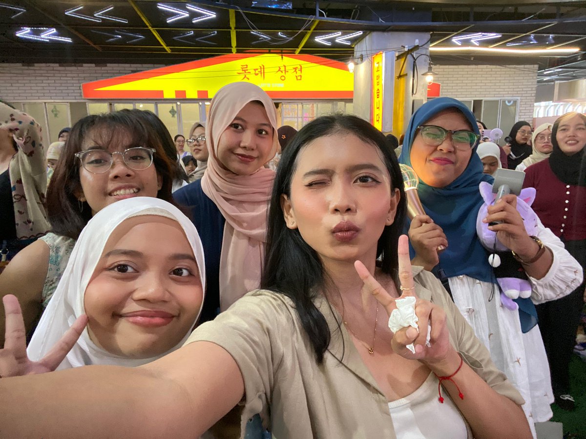 bininyeuyon's tweet photo. https://t.co/zcGNfgMS0W