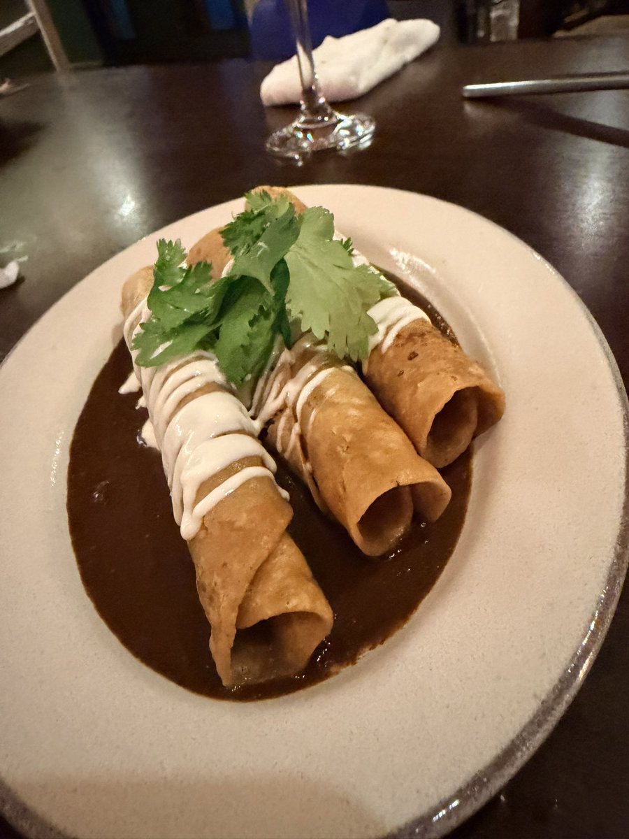 k_mal_3's tweet photo. メキシカンをたらふく食べて呑んで帰ってきても、いく前に仕込んどいた3日分の弁当と3日分の朝夜分の玄米をパッケージングするワシは偉いと自分で思いたい。 https://t.co/eihfBrtCzG