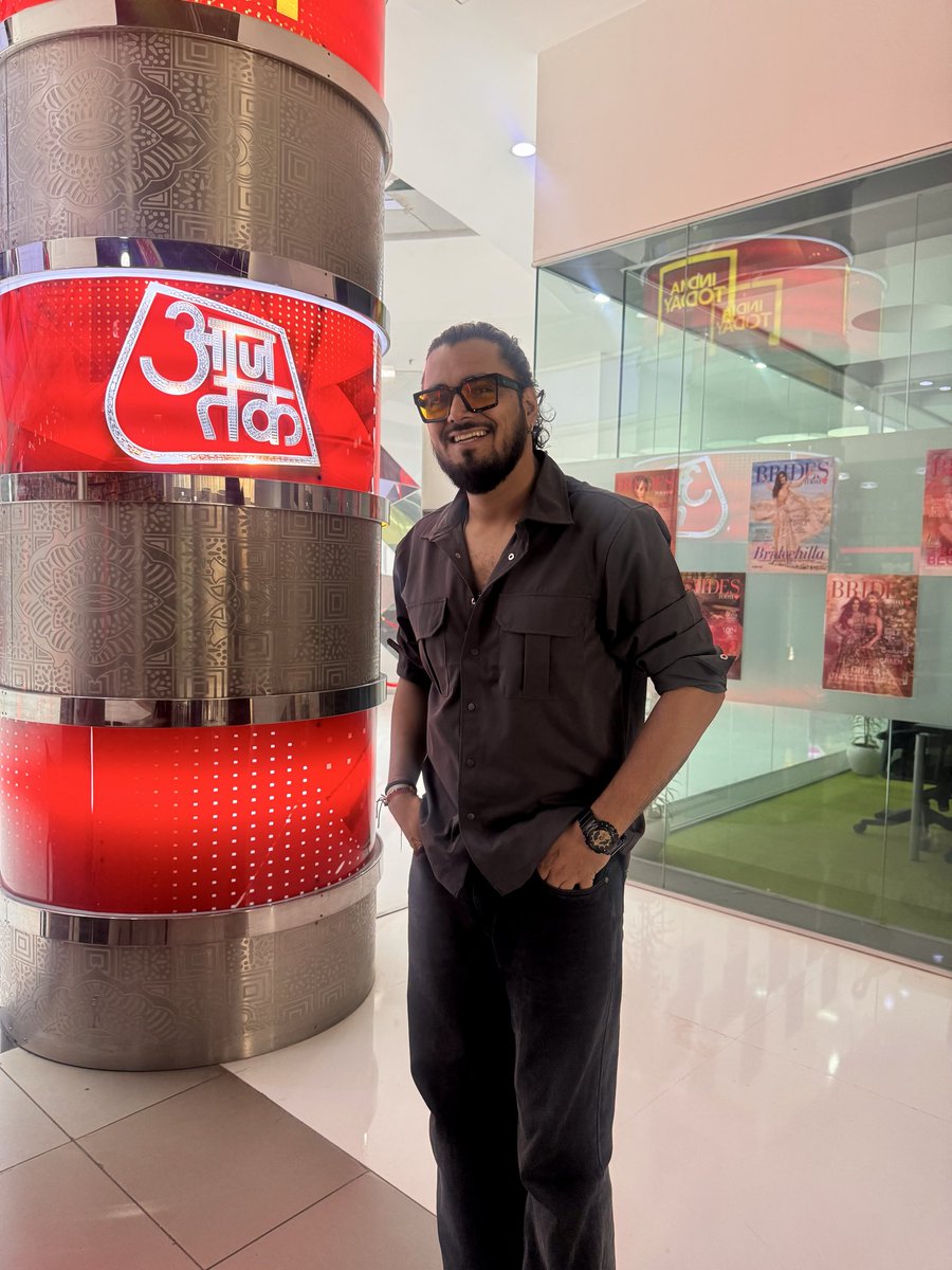 Chetanzehan's tweet photo. From music to cricket conversations—what an experience.
Honoured to be a part of Cricket Darbar by @TheLallantop × @zee5shows at the Aaj Tak office.
Grateful for the opportunity and the memories. 🏏✨

#Chetansanmotra #thelallantop #Zee5 #shoot #memories #music https://t.co/ososwFuVjk