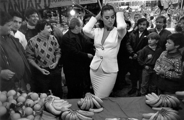 TheCinesthetic's tweet photo. Monica Bellucci in Italy by Ferdinando Scianna, 1991 https://t.co/TF2NQriwx3