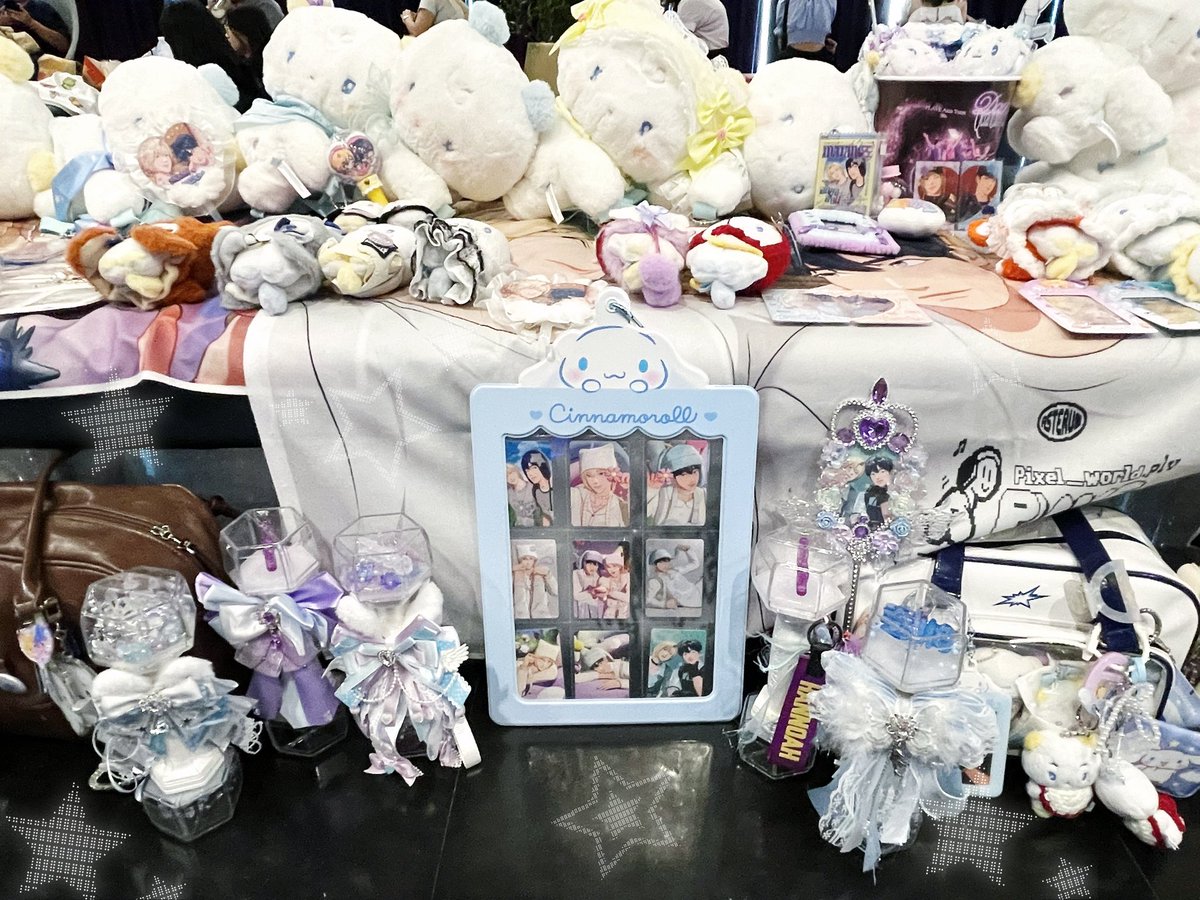springzmer's tweet photo. มีแต่ความน่ารักและความรักเต็มไปหมดเลย ได้ถ่ายกับนวาแกงชป แฮปปี้ฮือ🥺 ชอบเอนเนอร์จี้การวางพร็อพของทุกคนมาก5555 💜💙💜💙 https://t.co/g2vEHMwnSP
