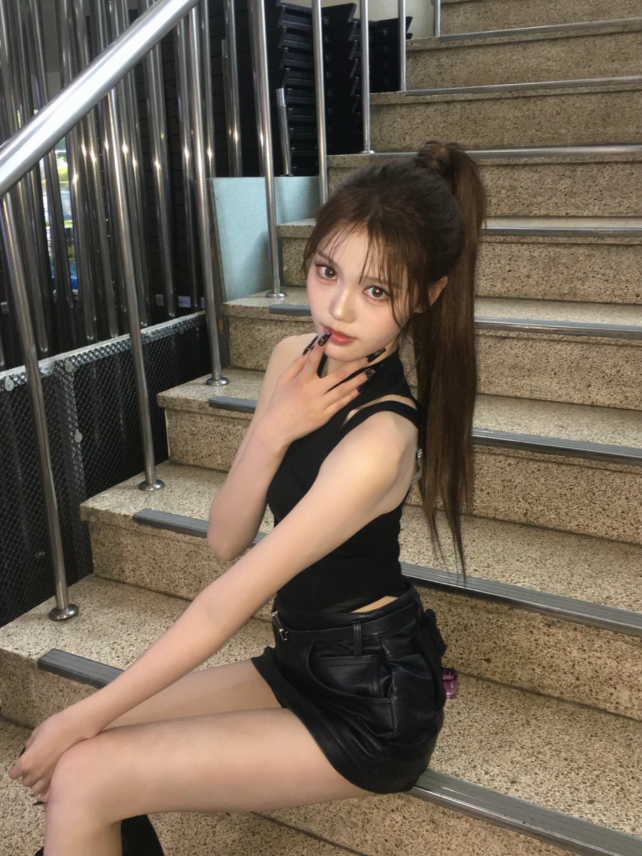 JSAEBIGLOBAL's tweet photo. [PHOTO] 260614 PLUS CHAT

‘Naya, you worked so, so hard during the first week of music show promotions 💖
Our Naya is the best!! I love you all so, so much 🥹
Let's enjoy the rest of the promotions happily and make them the best ever too 💖💖💖💛💖💛’

(1/2)

#JEONGSAEBI #정세비 #セビ #izna #이즈나 @izna_offcl