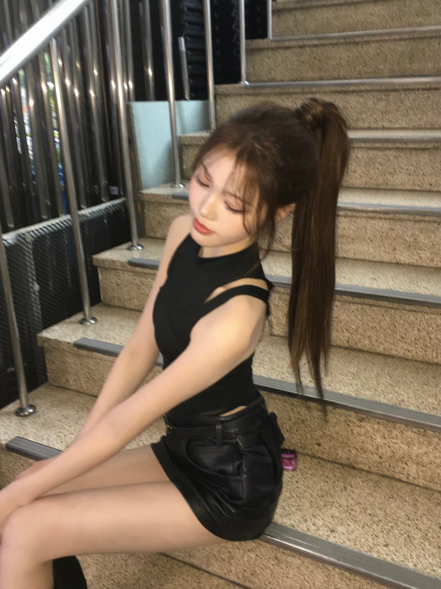 JSAEBIGLOBAL's tweet photo. [PHOTO] 260614 PLUS CHAT

‘Naya, you worked so, so hard during the first week of music show promotions 💖
Our Naya is the best!! I love you all so, so much 🥹
Let's enjoy the rest of the promotions happily and make them the best ever too 💖💖💖💛💖💛’

(1/2)

#JEONGSAEBI #정세비 #セビ #izna #이즈나 @izna_offcl