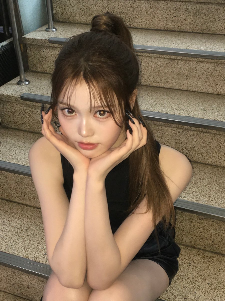 JSAEBIGLOBAL's tweet photo. [PHOTO] 260614 PLUS CHAT

‘Naya, you worked so, so hard during the first week of music show promotions 💖
Our Naya is the best!! I love you all so, so much 🥹
Let's enjoy the rest of the promotions happily and make them the best ever too 💖💖💖💛💖💛’

(1/2)

#JEONGSAEBI #정세비 #セビ #izna #이즈나 @izna_offcl