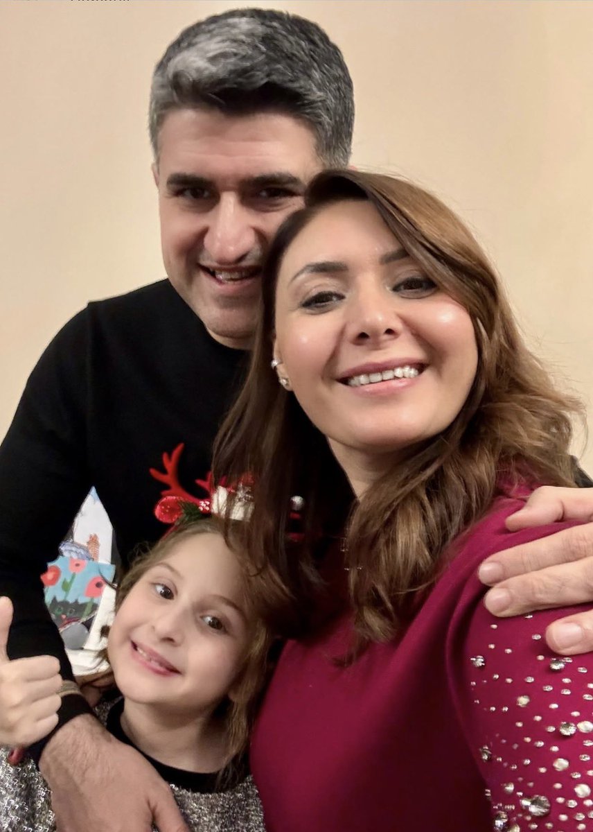 onursaladiguzel's tweet photo. Bugün can yoldaşım, hayat arkadaşım Duygu ile evliliğimizin 12. yılı…

İlk kez bir evlilik yıldönümümüzde birbirimizden ayrıyız. Mesafeler ne kadar uzak olursa olsun, şartlar ne olursa olsun sevgimizin, emeklerimizin ve birlikte kurduğumuz güzel yuvamızın gücü her şeye yetiyor.

Bugünler geçecek ve biricik kızımız Algı ile birlikte nice güzel yılları, nice yıldönümlerini sağlıkla ve mutlulukla kutlayacağız.

Seni çok seviyorum Sevgilim.
Sizi çok özledim ❤️