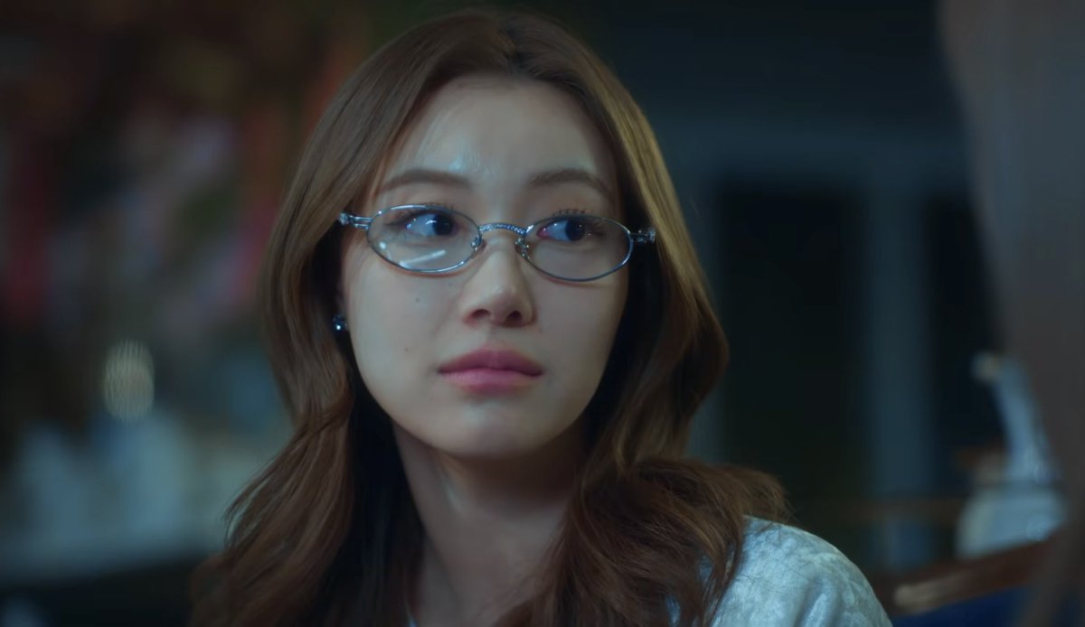 lalwinethinker's tweet photo. uhm i think next week might actually be pure pain... they’re wearing the same outfits in the preview for ep 8 as this soul crushing scene from the trailer &amp; you can see the same blue chair. i think wine is going to reject lal ☹️

EWP SEVENTH EP
#EnemiesWithBenefitsEP7 https://t.co/i6oGCNYEiL