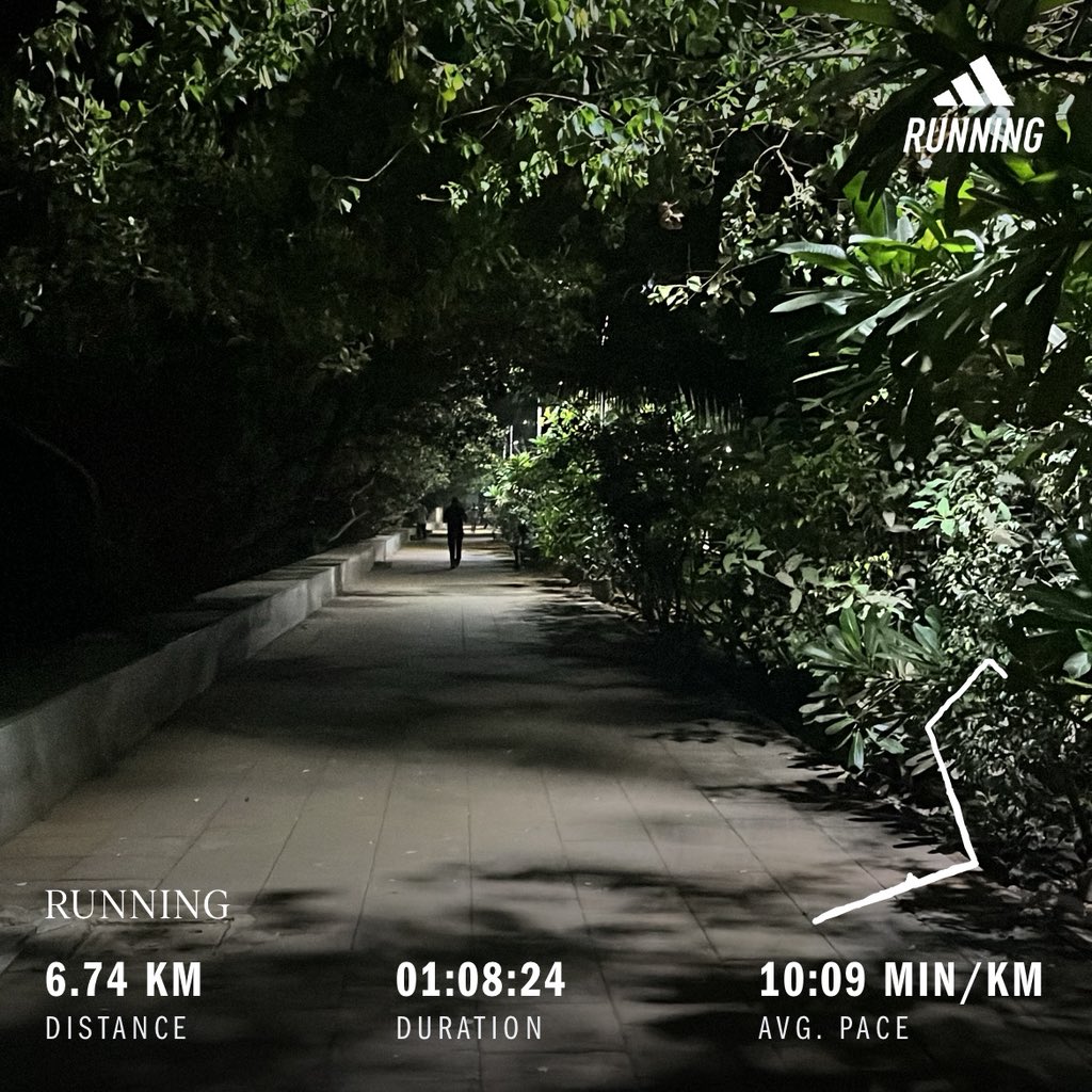 impat_18's tweet photo. Late hours, clear mind, empty streets. Just because the day is wrapping up doesn't mean the work stops. 
👟 https://t.co/lsdcoZ2S2u