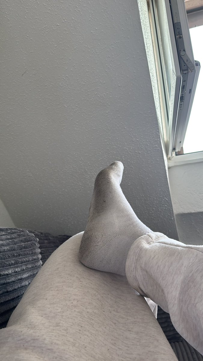 croalbbaddie's tweet photo. Wer kommt schön sniffen und abdrücken ihr kleinen Hunde 

#zahlsklaven #paypig #master #findom https://t.co/1QdvnukZw3