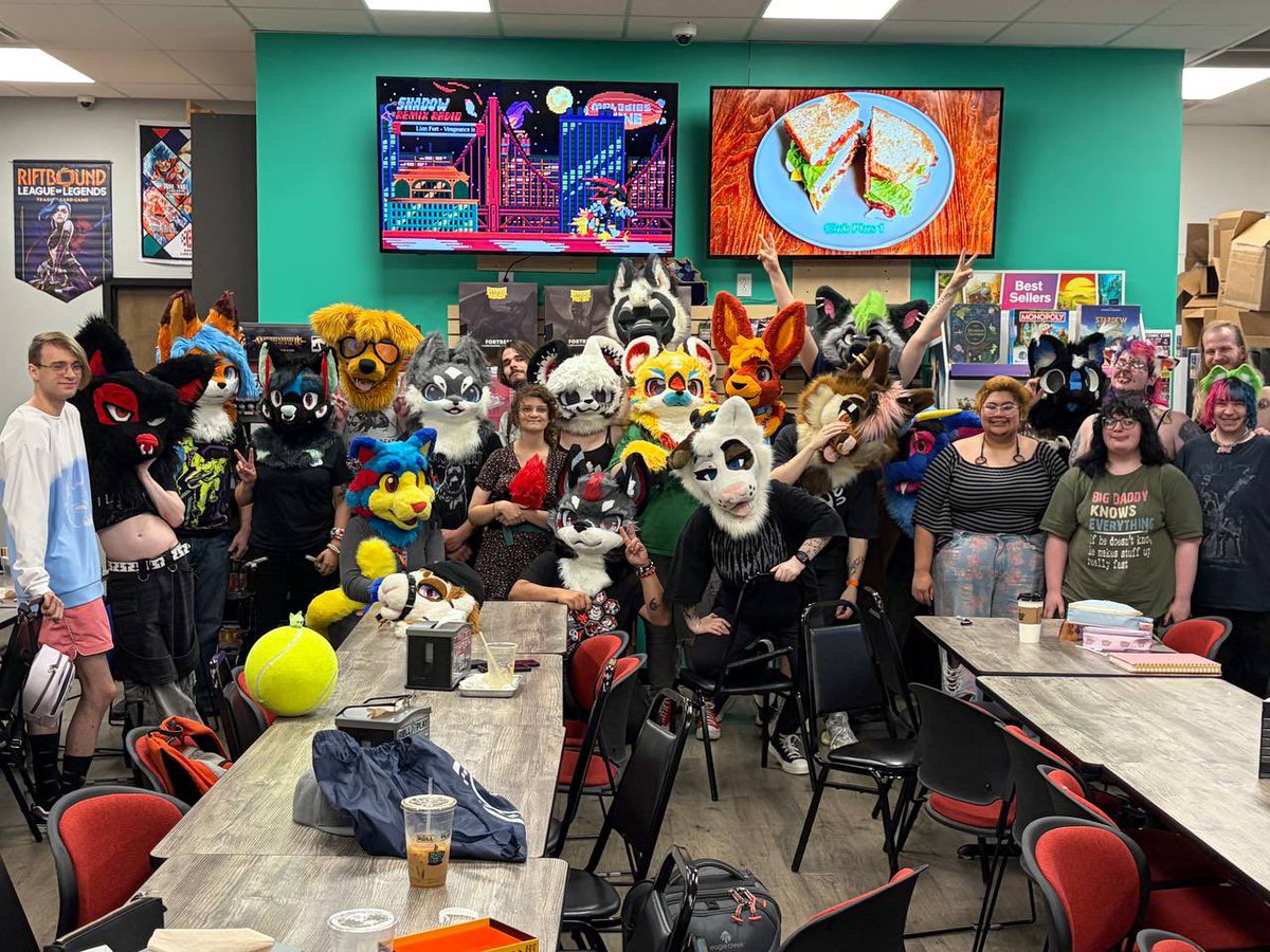 ARKFurmeet's tweet photo. Thanks everyone for coming out to this month’s ARF Night! ♥️ https://t.co/KYePh6i866