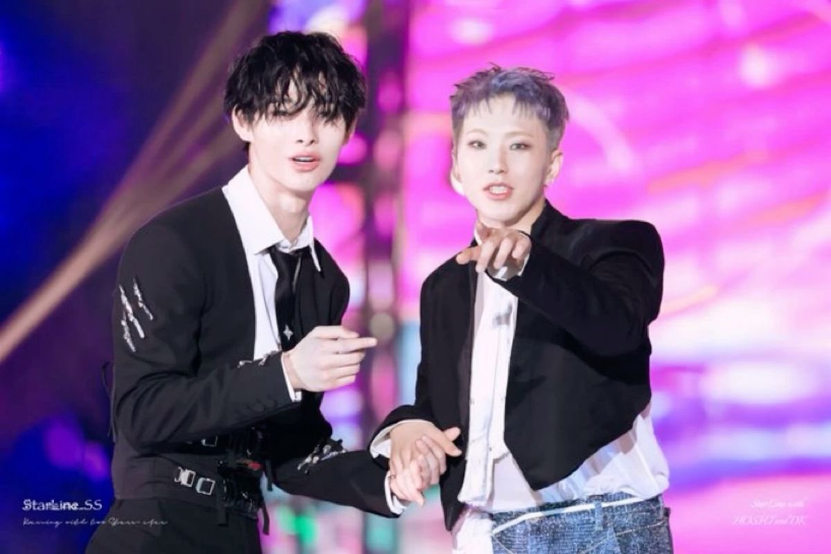 niksemi's tweet photo. awww this is so sweet the enha svt bond 🤍 just throwback to this ni-ki hoshi interaction hehe just 2 little wild cat cubs one tiger one puma 🥹 happy birthday hoshi!! 🎂 https://t.co/6wcRtwFnFh
