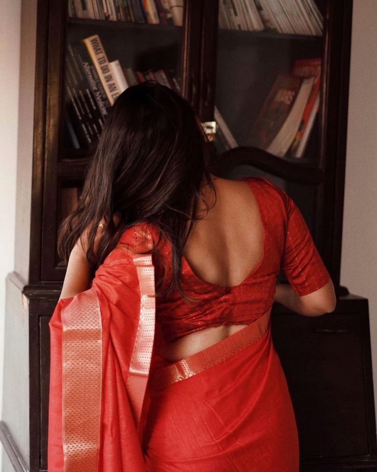 SNaffiya77100's tweet photo. என்
இதய மலர் நீ
உன் 
பிரியா மெளன மொழி 
உன்
இதழ் இசைக்க. சற்றே
கவிதை எழுதி போகிறேன். https://t.co/3NEfhy55yK