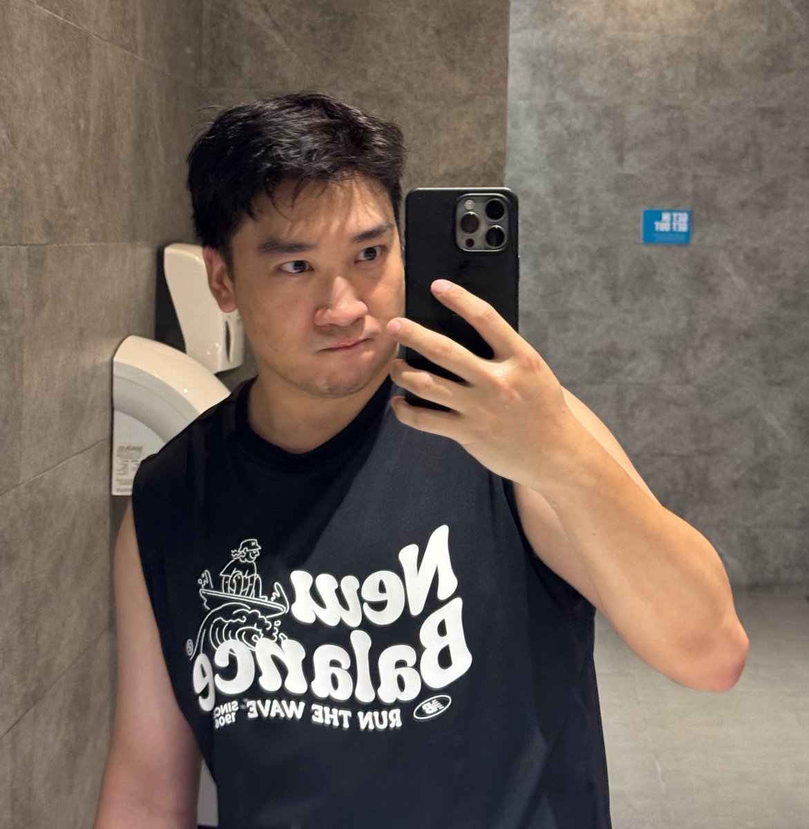 SillyRud's tweet photo. 🤣 ส่วนมาก black tone ทั้งนั้น https://t.co/AmoYPcQklo