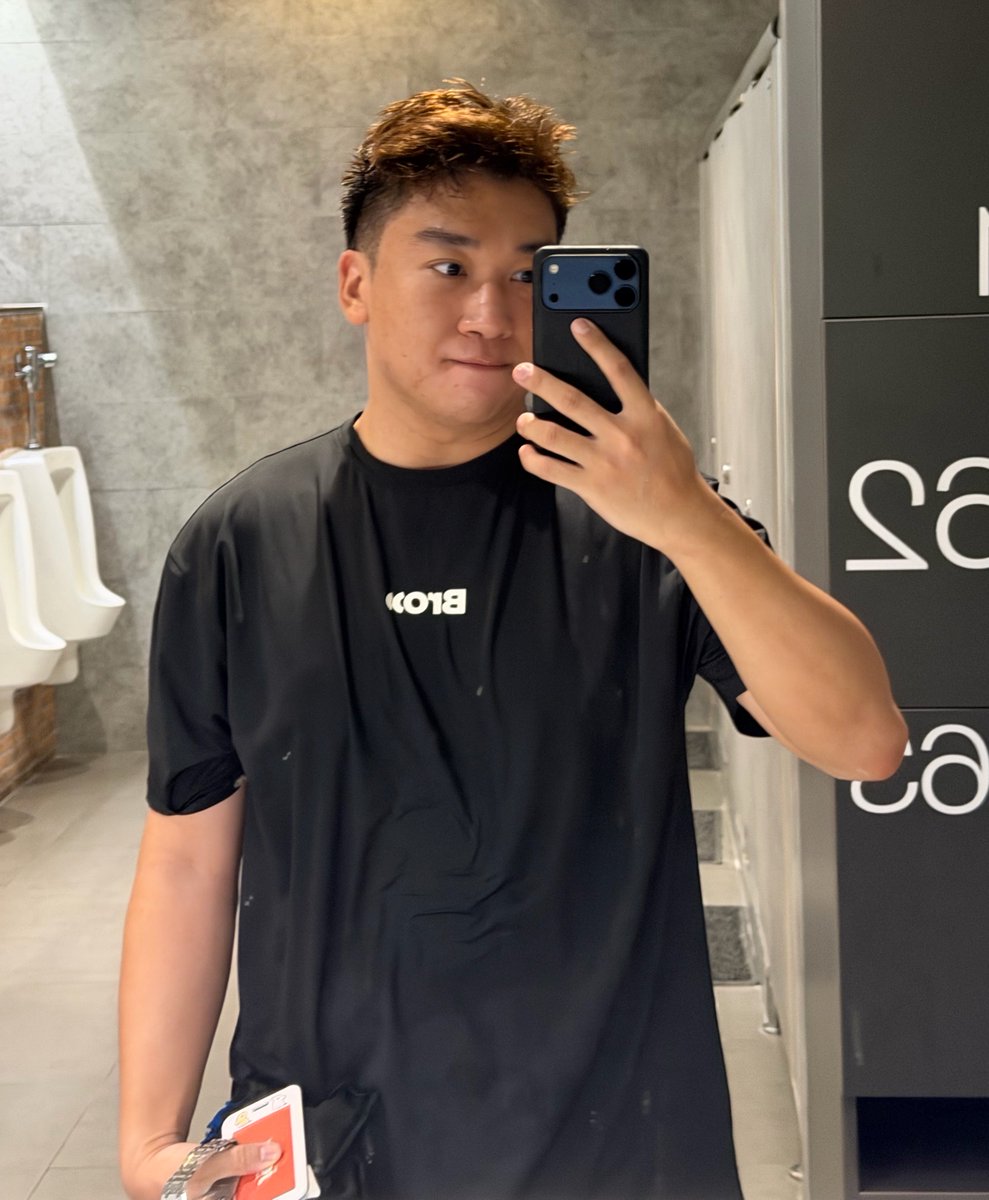 SillyRud's tweet photo. 🤣 ส่วนมาก black tone ทั้งนั้น https://t.co/AmoYPcQklo
