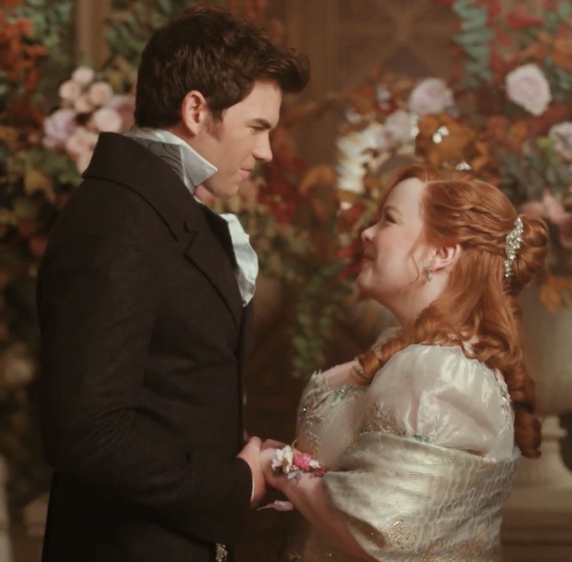 _redblushy's tweet photo. If that isnβt love, then what is it? #penelope #colin #polin #bridgerton https://t.co/zbW3gAB9eM