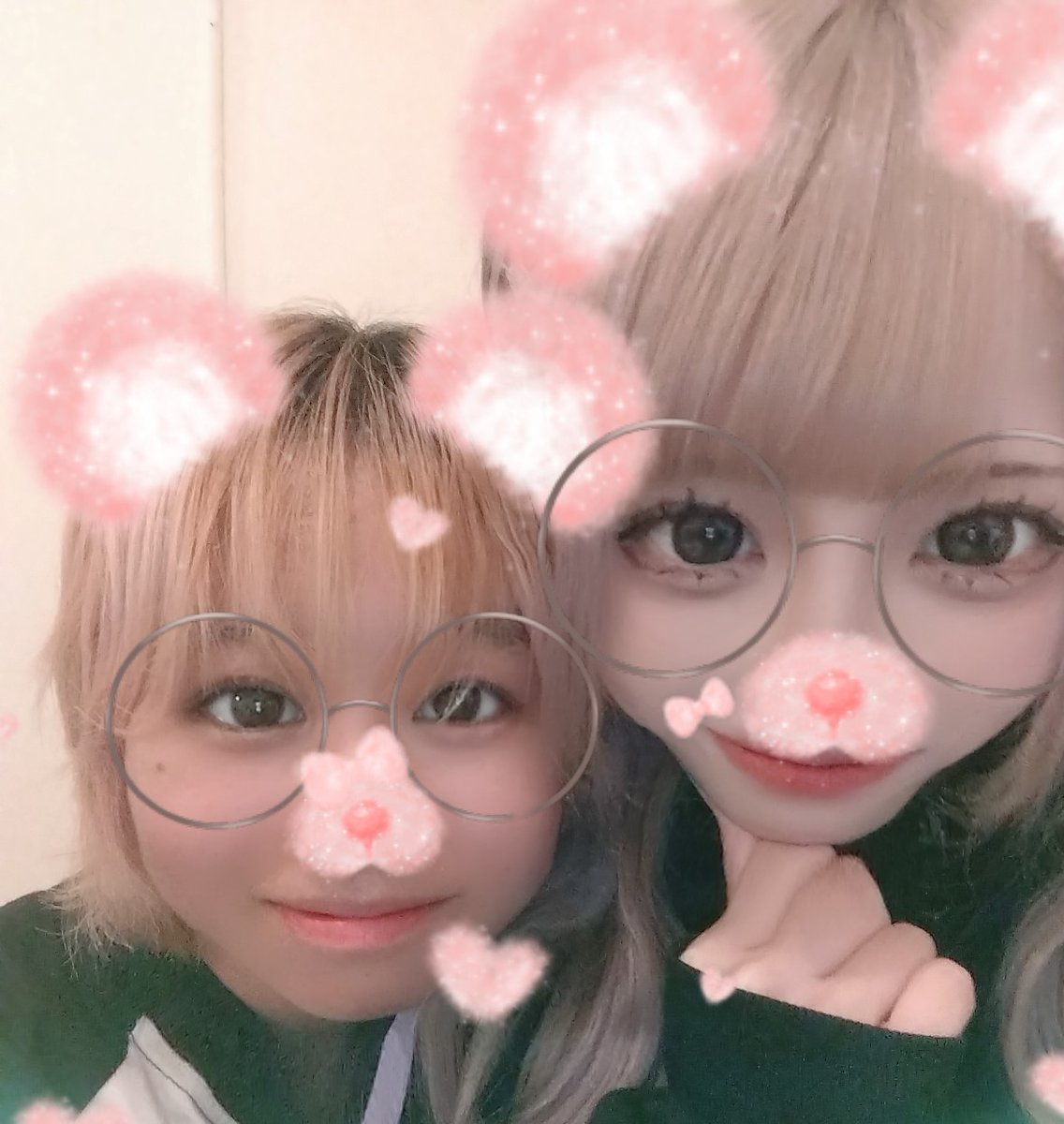 mignon_sumire's tweet photo. 本番前の大好きメンバー達
こもも、るちあ、かき
大好きだよ
#地下アイドル #地下アイドル #Resuit(Re:suit) https://t.co/6KlPnTUgDp