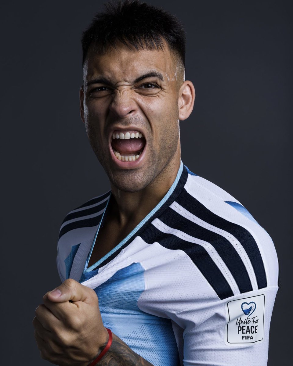 piacere_inter's tweet photo. Le foto ufficiali dei nostri ragazzi convocati al Mondiale ๐๐โซ๏ธ๐ต
๐ฆ๐ท ๐ซ๐ท ๐น๐ท ๐จ๐ญ ๐จ๐ฎ ๐ญ๐ท ๐ณ๐ฑ
๐ธ: @FIFAcom
#InterNazionali #FIFAWC #Inter #FCIM #Nerazzurri https://t.co/RtyiG9EfWm