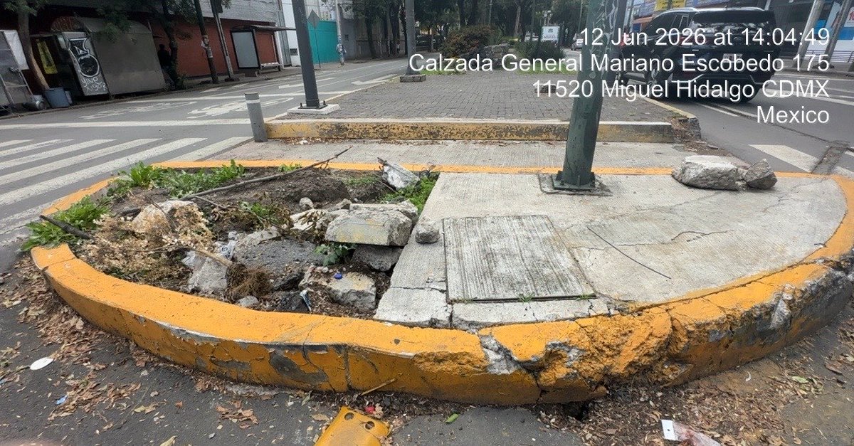 ParquesPolanco8's tweet photo. @CuadranteME @UCS_GCDMX @LagoAlbertoMH @monipozz @nmasforo @octavio_luna @GrupoModelo_MX @AlcaldiaMHmx @SSC_CDMX @PabloVazC @craviotocesar @ClaraBrugadaM @mauriciotabe @p1chagoya @sonntag1963 @PoligonoMH @Veronic_Anzures @tododemh @Altancvv @OscarMe70510090 @lauhe420 @TipsmejorarDF @GrupoModelo_MX debe reparar inmediatamente lo que destruye con camiones de carga sus proveedores
#SocialmenteIrresponsableMH
Mariano Escobedo y Río San Joaquín
Laguna de Términos y Mariano Escobedo
Mariano Escobedo hacia lateral de Río San Joaquín
Lago Hielmar y Río San Joaquín https://t.co/P7udOnwSH2