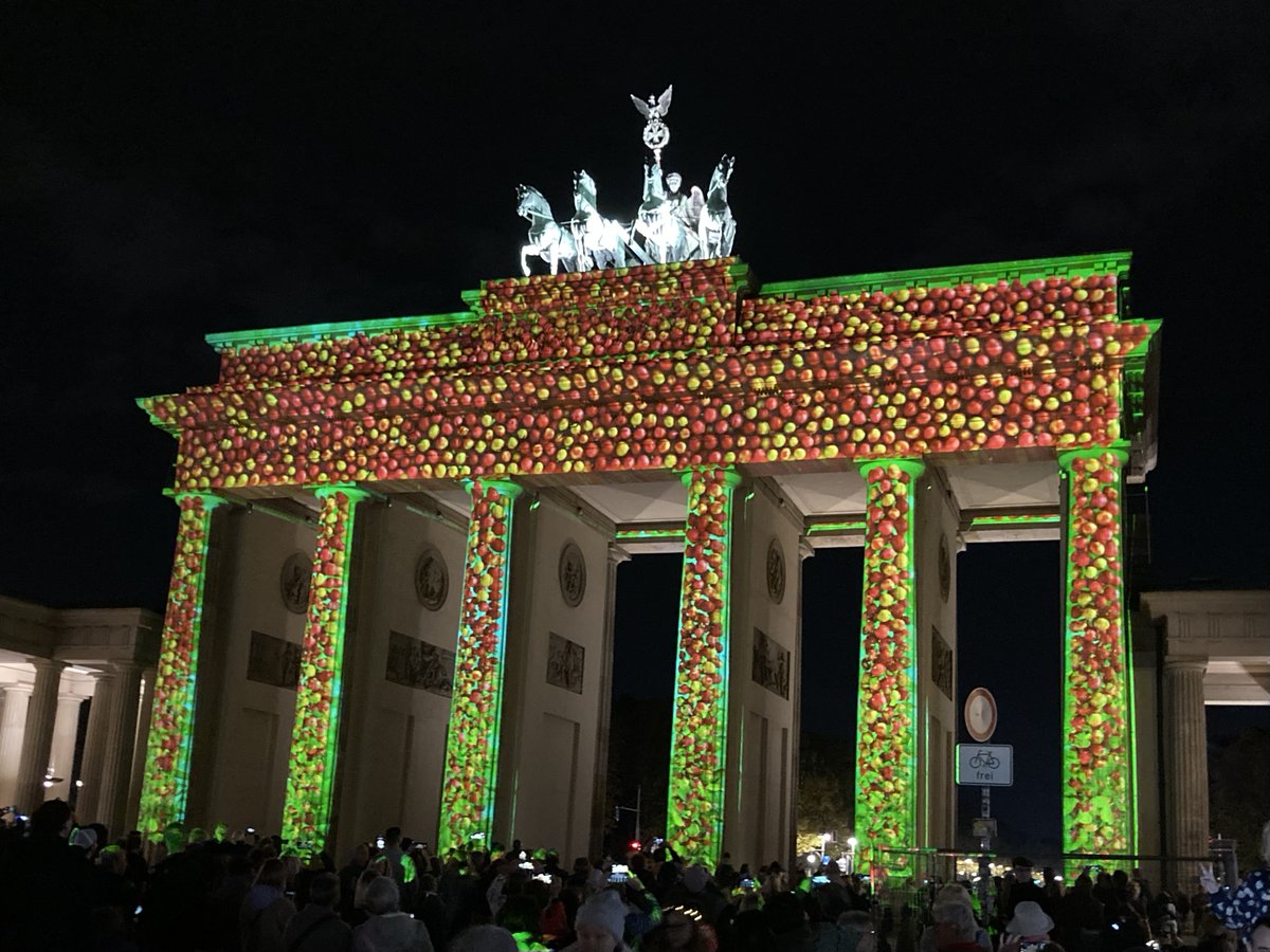 theRedun's tweet photo. @XopheRobin @LightsOnBerlin I'll be back in October... https://t.co/0W78tcFFIP