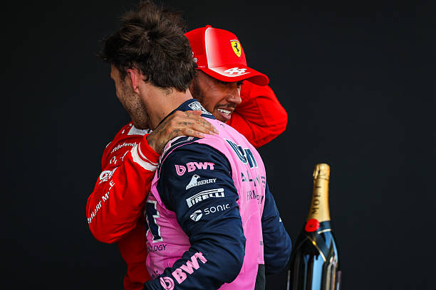 PG10__Inside's tweet photo. Pierre Gasly est venu féliciter Lewis Hamilton à l’arrivée ! 👥🥹

#F1 #BarcelonaGP https://t.co/C8kXcRKMCH