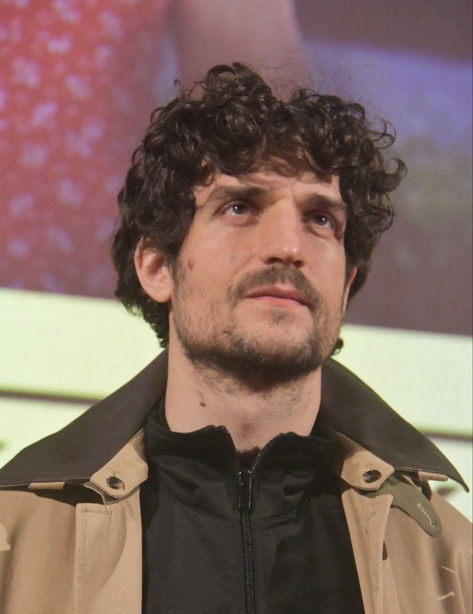 garreldaily's tweet photo. Louis Garrel is turning 43 today. Happy birthday, Louis! https://t.co/3AHglJwl6h