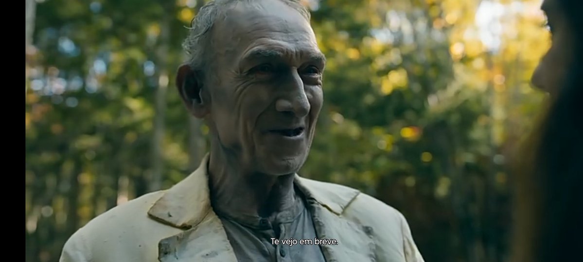 Marianascbr's tweet photo. Estou em choque. O Homem de Amarelo aparece, fala coisas que bagunçam toda a história e ainda diz l: até logo para a Tabitha como se eles fossem velhos conhecidos. O QUE ESTÁ ACONTECENDO? #FROM #FROMilly https://t.co/eyqiaIeIAO