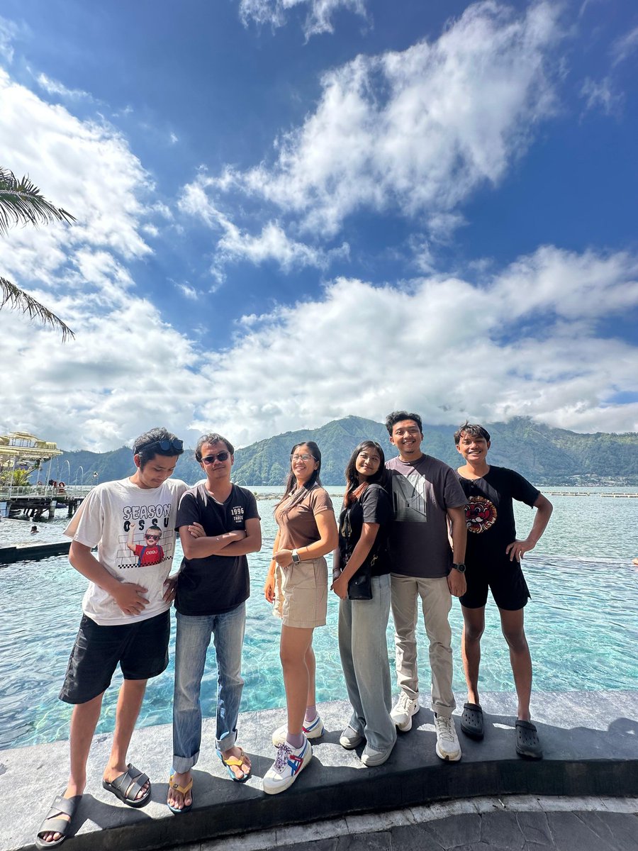 fullmoonfolk's tweet photo. Short escape

#latepost https://t.co/uO0sIgW0SJ