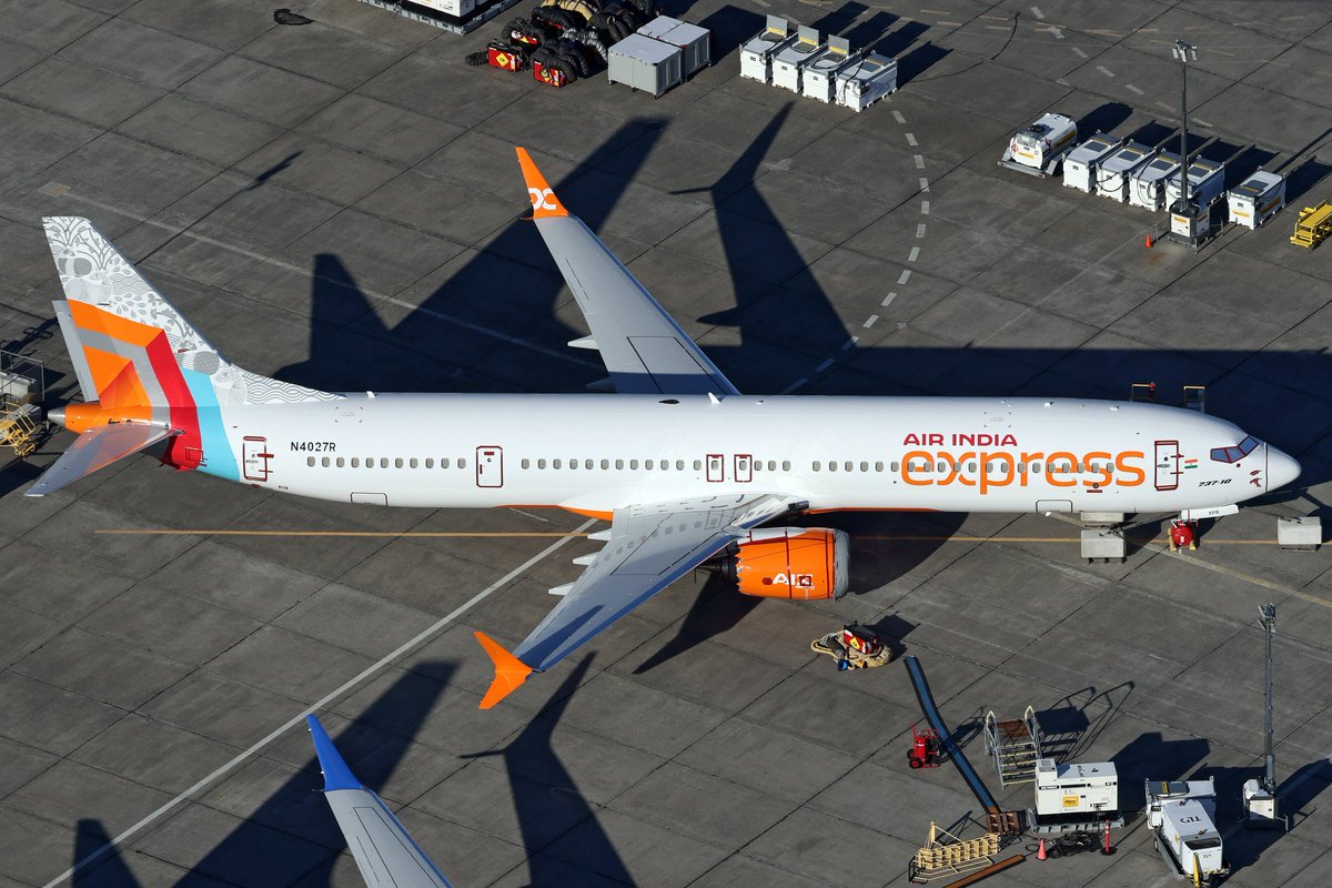 RISSHHII's tweet photo. @rakan_b777 India’s first B737Max 10 (VT-XPR) is built, painted and ready. 
What it’s still waiting for is certification.
The aircraft was ferried from Renton to Moses Lake late last month and is now in storage !!  We are strong we need Mullahs , bullahs &amp; habibis to rescue us.  Tyvm https://t.co/jTXM1wvhdI