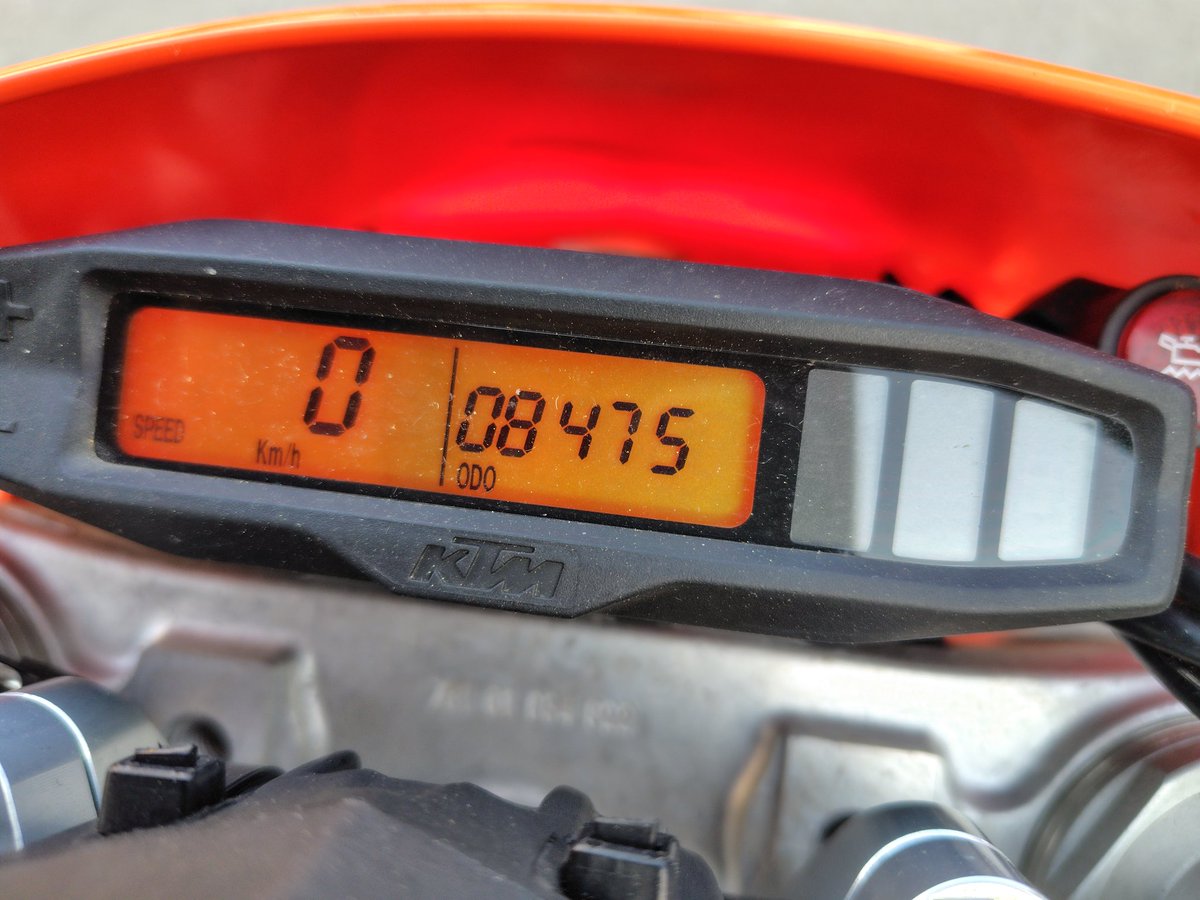 jebekiti's tweet photo. 【拡散希望】
バイク売ります③
KTM 250 EXC tpi 2019 モタード仕様
Fタイヤ110/70R17
Rタイヤ150/60R17
新車よりワンオーナー（走行稼働時間・走行距離は画像でご確認ください）
2stオイル別体分離供給方式
オーナーズマニュアル付いてます
現金一括７８万円（条件値引はALTにて） https://t.co/wdPXlwuhfo