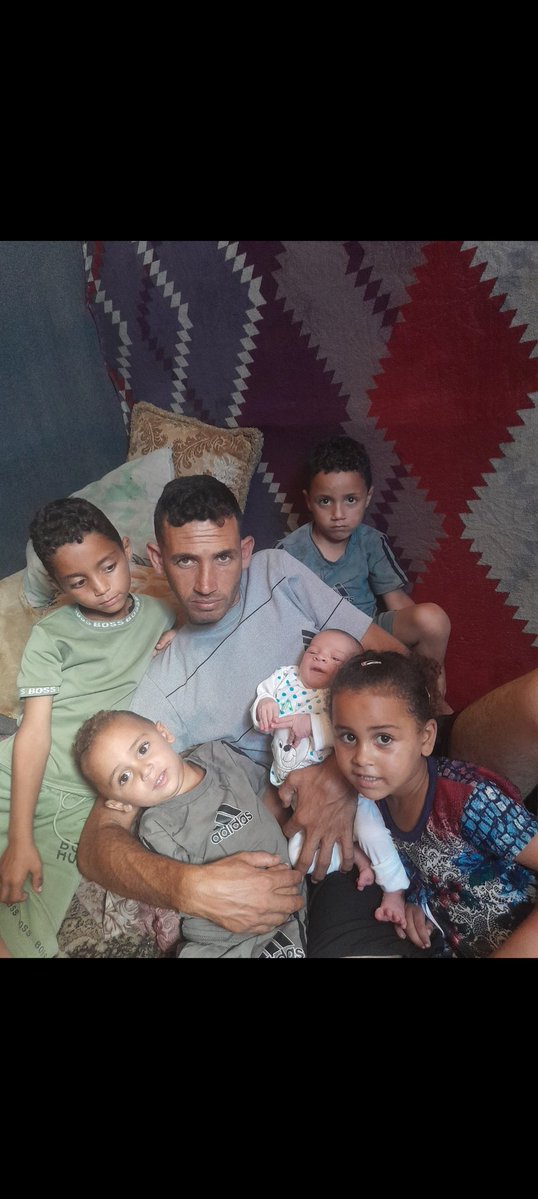 Ibrahim35449991's tweet photo. Don't be so cruel. Help my children. I have a baby and four children who need food. Please help me. Sharing isn't enough. Please consider them your own children and help them. Don't ignore their suffering. Please. https://t.co/VfzYZL4GJP… https://t.co/l4GKY5MTQF