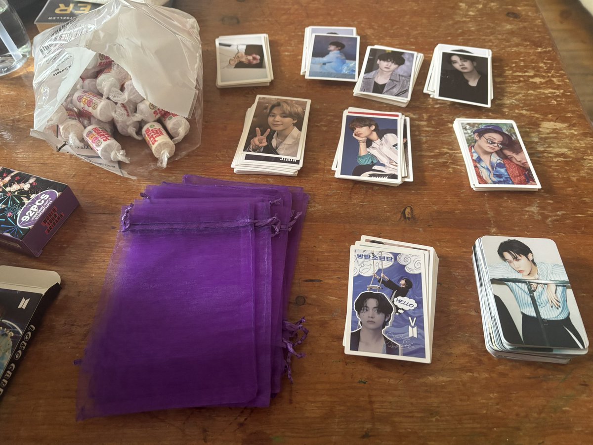 jillstratton88's tweet photo. Freebie making underway #BTS_WORLDTOUR_ARIRANG #방탄소년단   #bts https://t.co/u6FZnDU7si