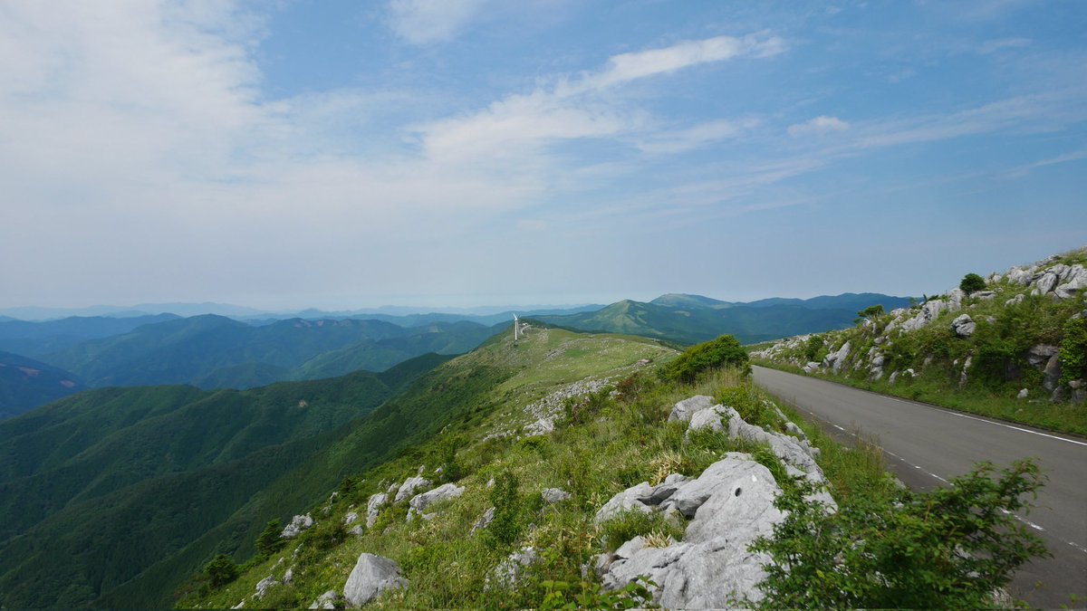 dailygk583_'s tweet photo. 6年前のカルストと
今回のカルスト…
久しぶりに見た景色はやっぱり絶景…
流石に渋峠には及ばないがこれはこれで一生に一度は見ておきたい景色 https://t.co/uY0cnmUJFb