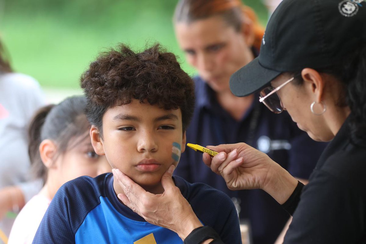 McdGuate's tweet photo. #Guatemala | ⚽🎉 Familias y amigos disfrutaron de una mañana recreativa llena de deporte, juegos y convivencia durante el Festival Re-Creo "Mundial en tu Colonia", una actividad que llevó la emoción del fútbol a los Campos de la Colonia Lourdes, en la zona 16. https://t.co/LVjIXhK2hD