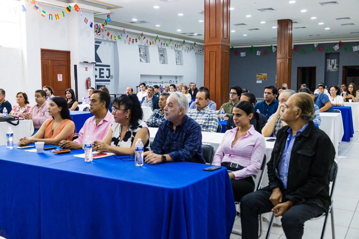 ForoPlural's tweet photo. 7/9“Defender a Jalisco exige una ciudadanía informada, unida y altamente participativa, pero también exige diálogo, entendimiento y construcción de consensos entre quienes compartimos causas fundamentales para nuestro estado”.
— Salvador Cosío Gaona
@salvadorcosio1 https://t.co/1Cu3wmFFe4