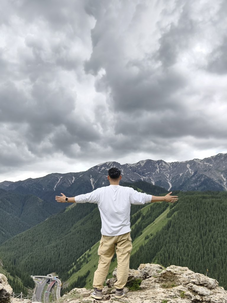 behappymorezy's tweet photo. 山有顶峰，湖有彼岸
万物皆有回转，一切皆有回甘 https://t.co/S5ar3SdxFI